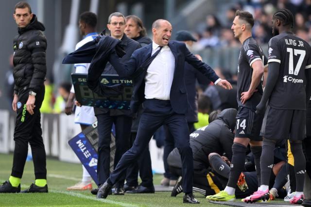 Max-Allegri-Juventus-coat-throw.jpg