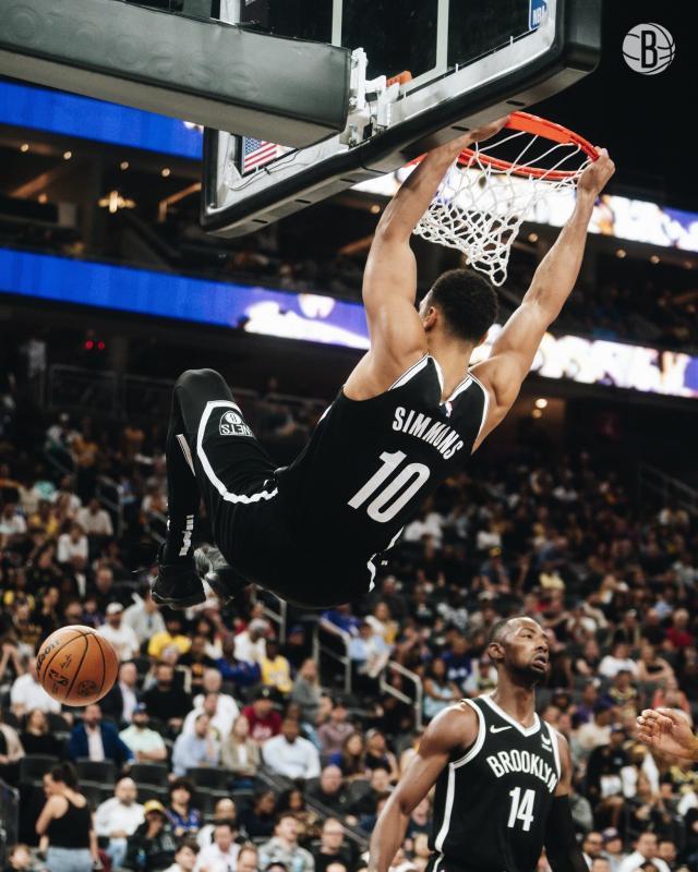 开云服务-单挑突破詹皇 反击暴力重扣！西蒙斯真的回来了？